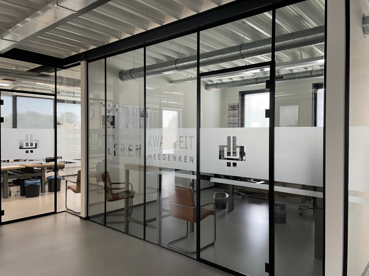 Glazen wanden kantoor | D&O Bouwglas Franeker Friesland
